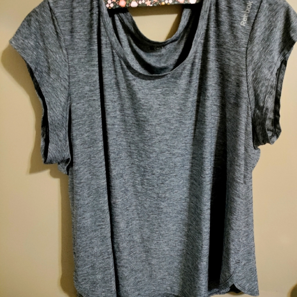 Reebok Gray Athletic shirt 2x/22